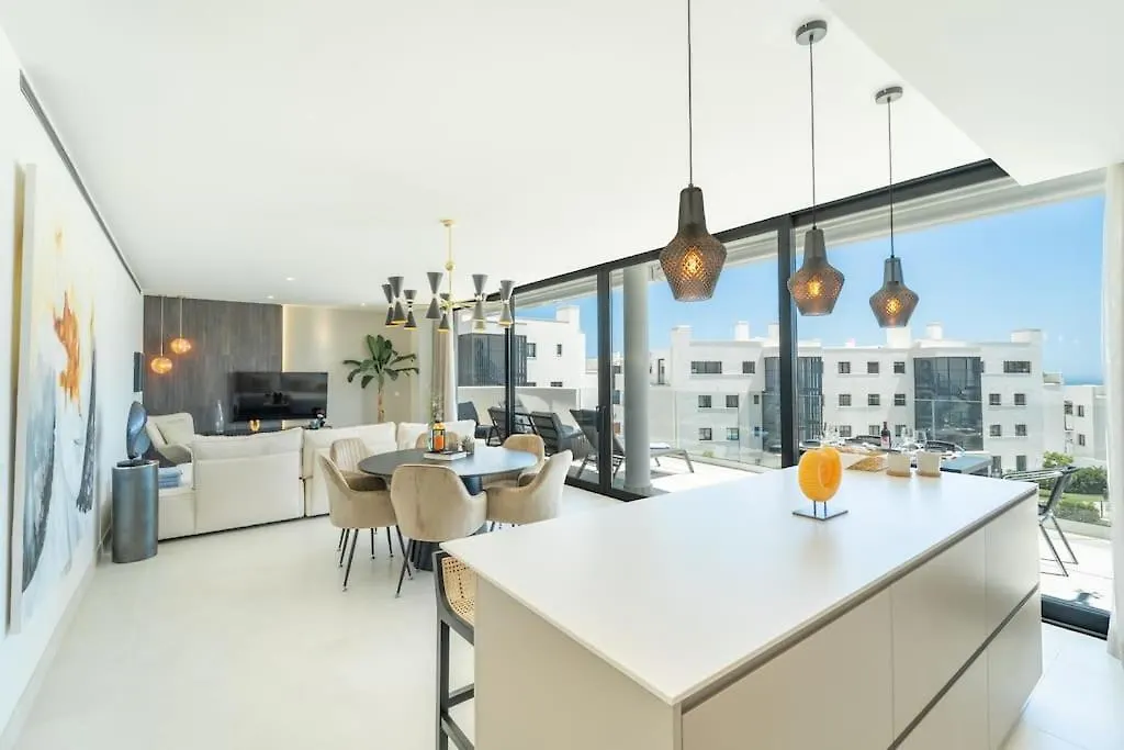 Higueronrentals Seashell Malaga Apartment